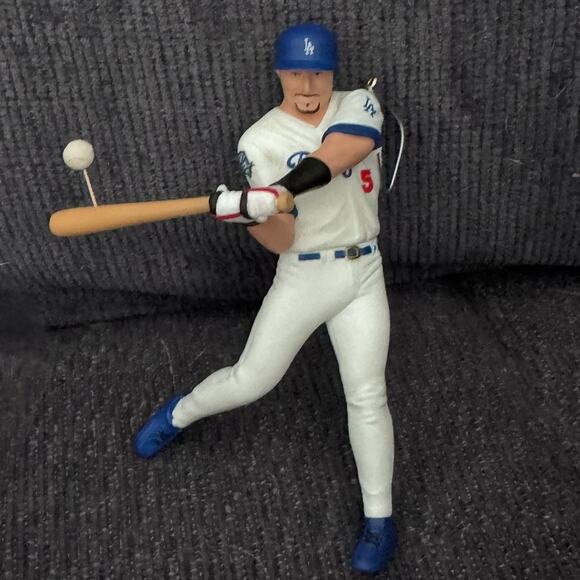 Hallmark MLB Nomar Garciaparra LA Dodgers At The Ballpark Ornament Vtg - Picture 7 of 9